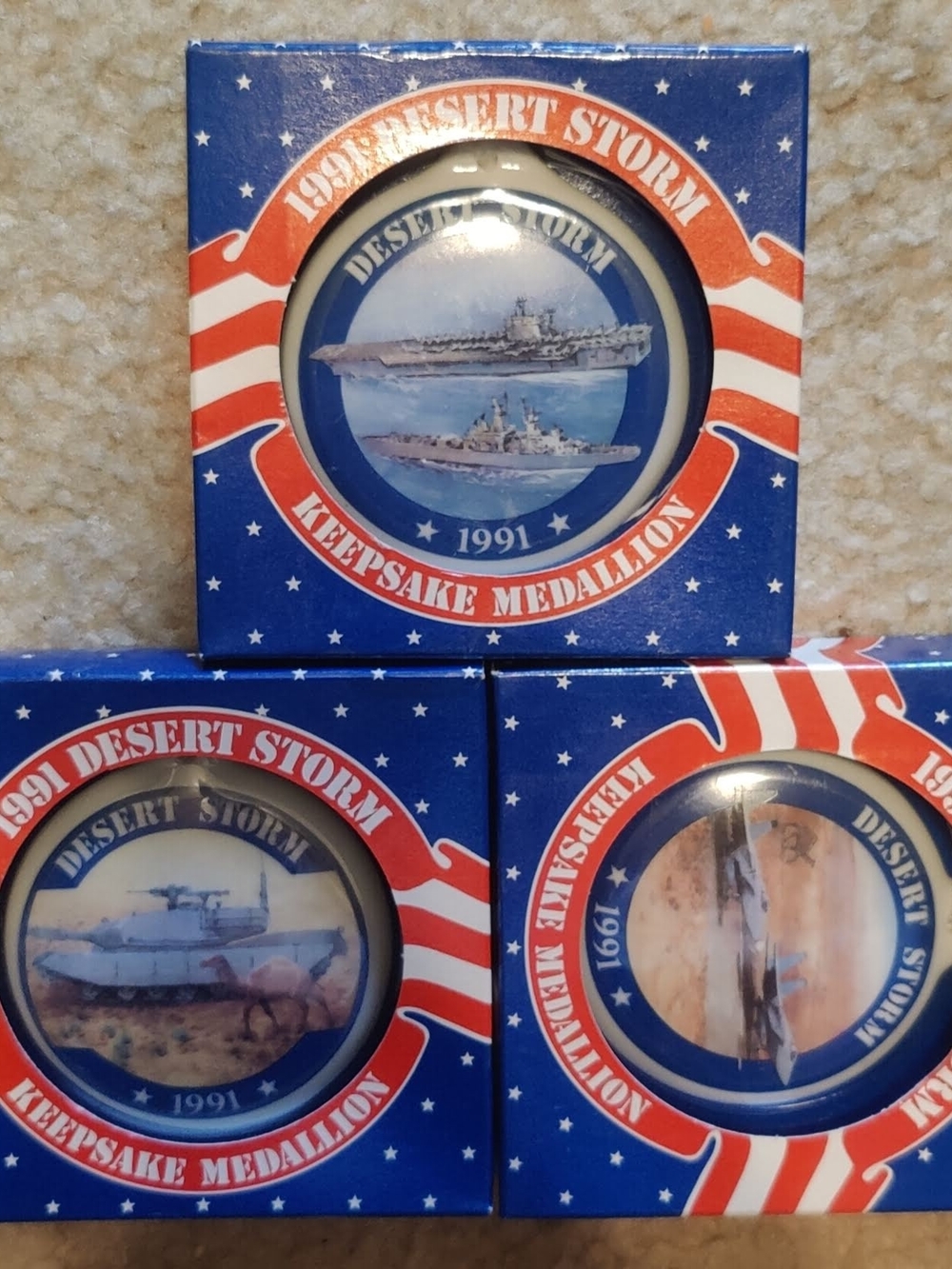 Keepsake Medallion Boxed Set – Blue & Red